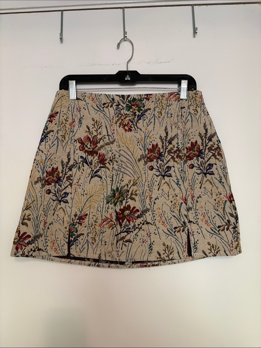 Floral Woven Tapestry Mini Skirt - Beige / Red / Purple
